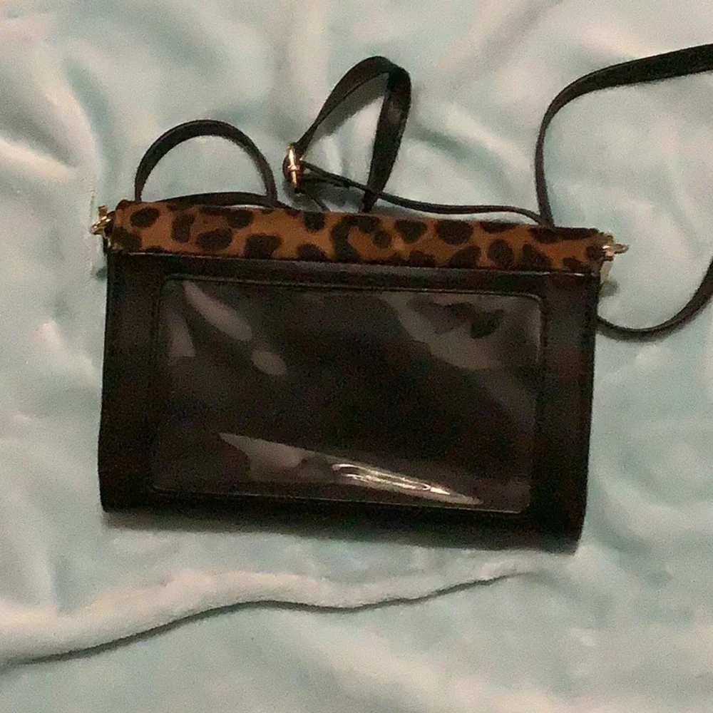 Crossbody with RFID. Touchscreen - Picture 2 of 11